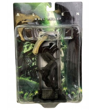Alien: Alien Standing Wall...